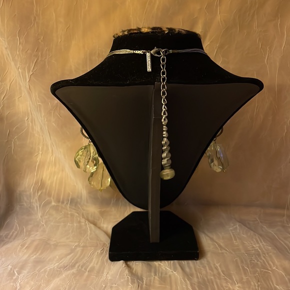 Lane Bryant -light green Acrylic Bead & silver colored circular design Necklace - Picture 3 of 7